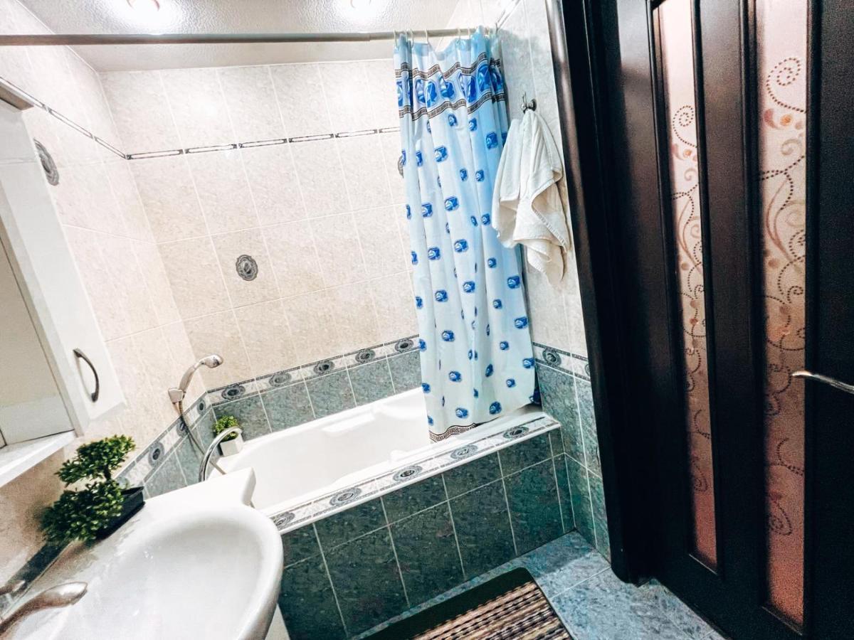 Квартира В Центре Крещатика Kiew Exterior foto